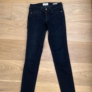 Frame Le Skinny de Jeanne in 25